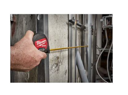Milwaukee 5m / 16ft Stud Magnetic Tape Measure ( metric and imperial )